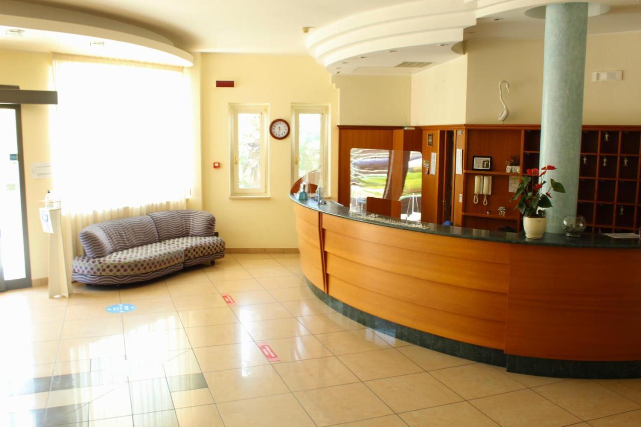 Hotel Mille Pini Джиноза-Марина Экстерьер фото